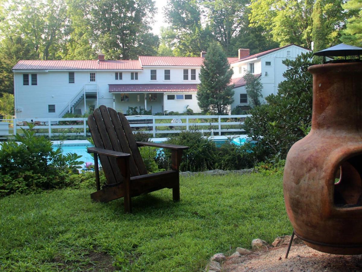 Buttonwood Inn On Mount Surprise Норд Конуей Екстериор снимка
